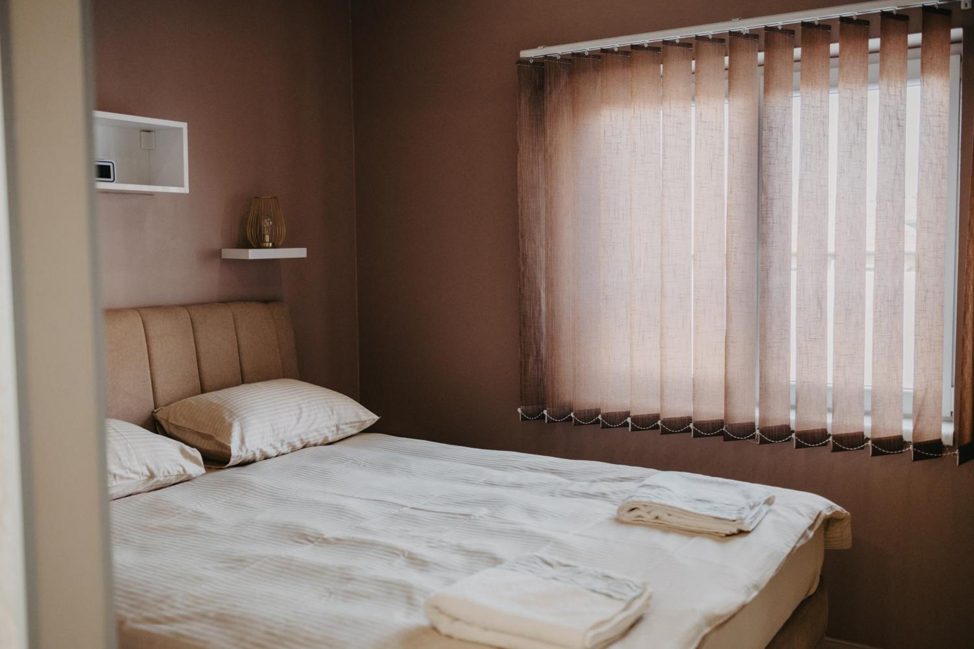 Prenociste Park Bed & Breakfast Modrica Exterior photo