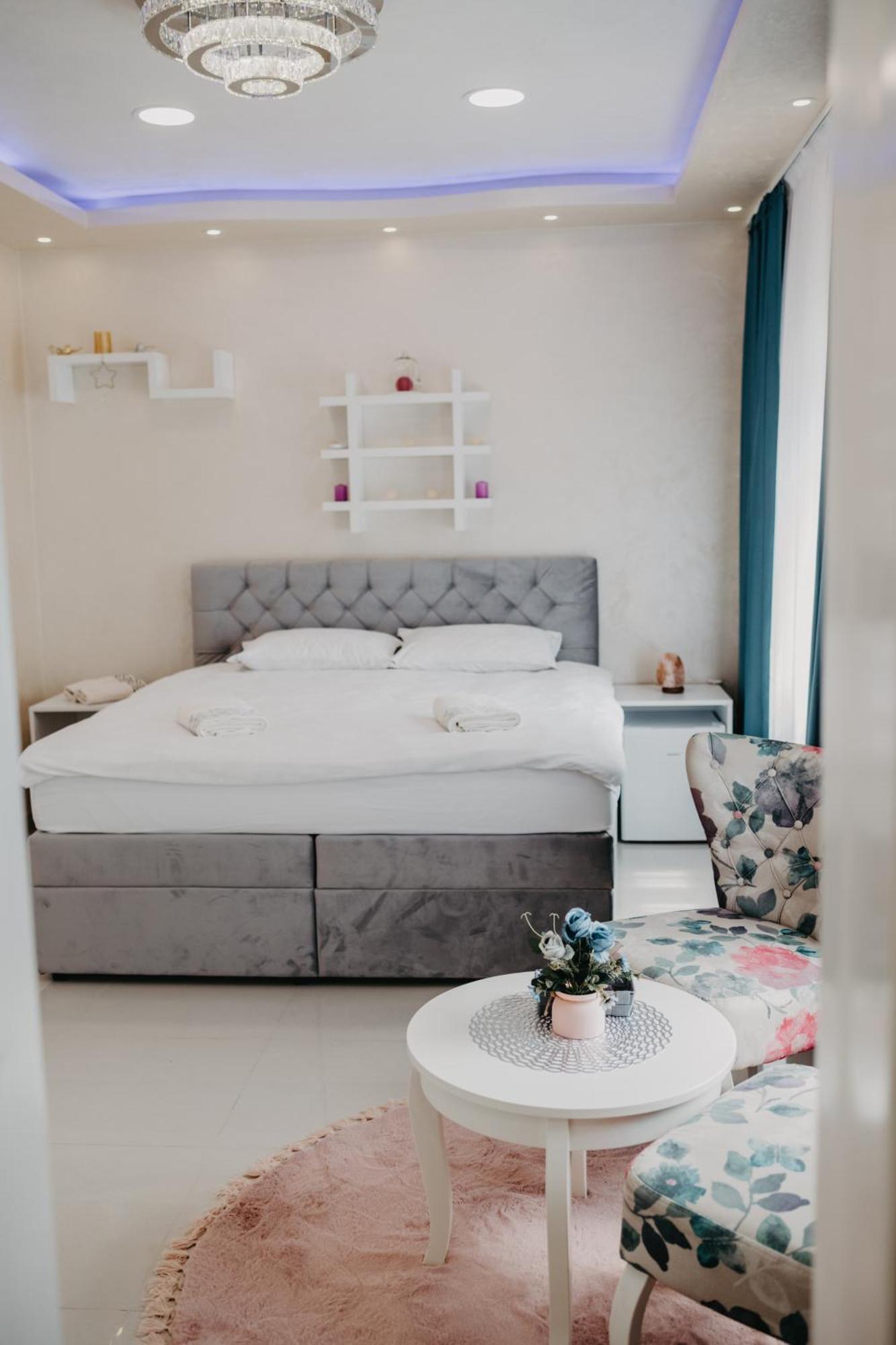Prenociste Park Bed & Breakfast Modrica Exterior photo